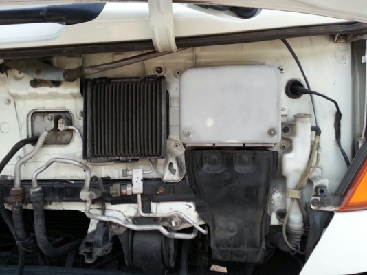 รถฮีโน่ 10 ล้อ พื้นเรียบ  220 แรงม้า. ปี 52   สนใจติดต่อ 081 - 6079515