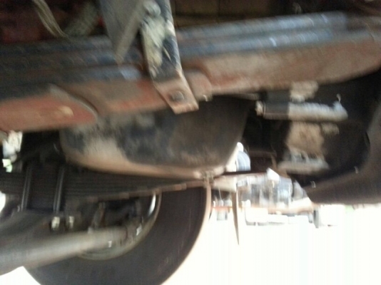 รถฮีโน่ 10 ล้อ พื้นเรียบ  220 แรงม้า. ปี 52   สนใจติดต่อ 081 - 6079515