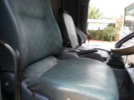 รถฮีโน่ 10 ล้อ พื้นเรียบ  220 แรงม้า. ปี 52   สนใจติดต่อ 081 - 6079515