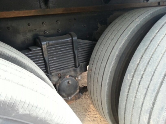 รถฮีโน่ 10 ล้อ พื้นเรียบ  220 แรงม้า. ปี 52   สนใจติดต่อ 081 - 6079515