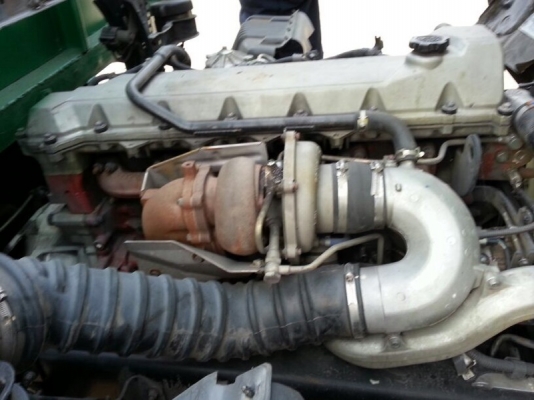 รถฮีโน่ 10 ล้อ พื้นเรียบ  220 แรงม้า. ปี 52   สนใจติดต่อ 081 - 6079515