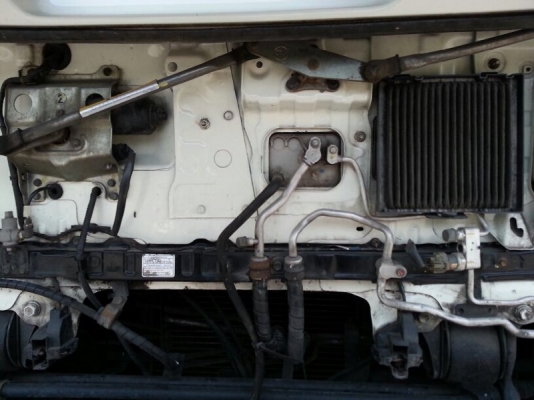 รถฮีโน่ 10 ล้อ พื้นเรียบ  220 แรงม้า. ปี 52   สนใจติดต่อ 081 - 6079515