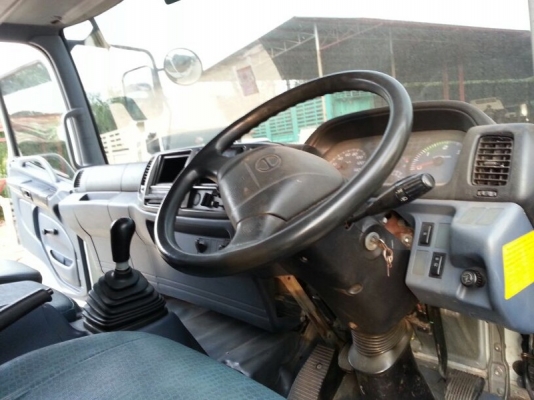 รถฮีโน่ 10 ล้อ พื้นเรียบ  220 แรงม้า. ปี 52   สนใจติดต่อ 081 - 6079515