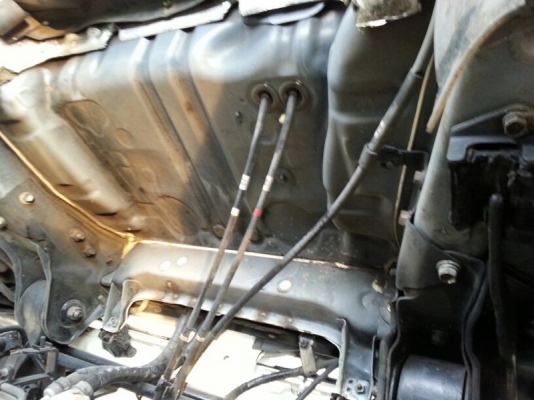 รถฮีโน่ 10 ล้อ พื้นเรียบ  220 แรงม้า. ปี 52   สนใจติดต่อ 081 - 6079515