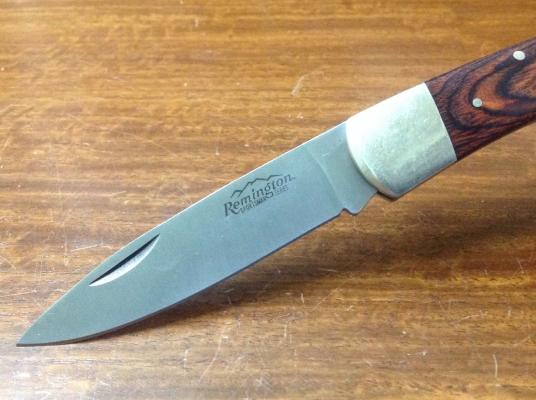 ขายมีดพก Remington ด้ามทองเหลือง หุ้มด้วยไม้คลาสสิคมาก