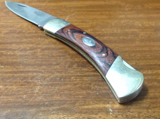 ขายมีดพก Remington ด้ามทองเหลือง หุ้มด้วยไม้คลาสสิคมาก ขายมีดพก Remington ด้ามทองเหลือง หุ้มด้วยไม้คลาสสิคมาก