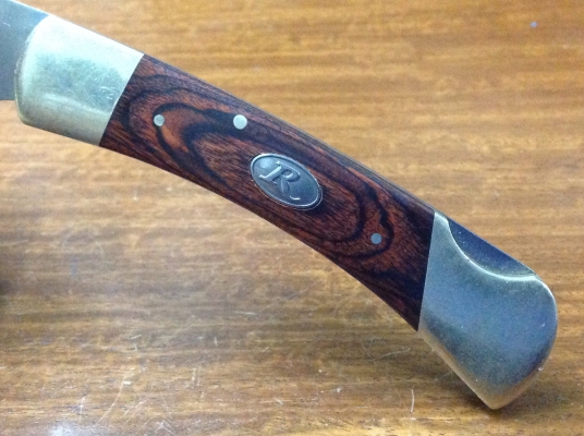 ขายมีดพก Remington ด้ามทองเหลือง หุ้มด้วยไม้คลาสสิคมาก ขายมีดพก Remington ด้ามทองเหลือง หุ้มด้วยไม้คลาสสิคมาก