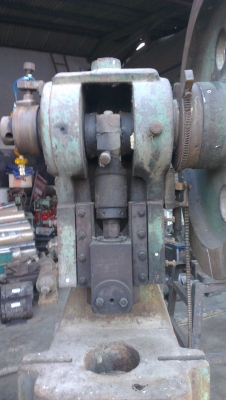 Sell> ขายปั้มโลหะ ทรงระฆัง 30 ตัน พร้อมใช้งานครับ เจ้าของเดิมไม่ได้ใช้เลยขาย ไม่มีตำหนิ เดิมๆเลยครับ 42,000- ครับ