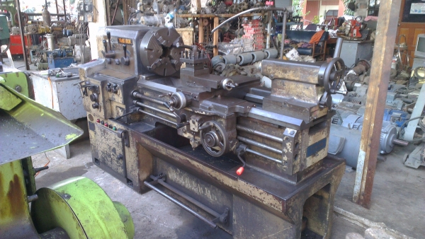 Sell> Lathe แท่นกลึงมือสอง Yang Iron 850G. 5.5 ฟุต 4 เพลา มีเบลค รุ่นหนักครับ หนักจริงๆ เครน 3 ตัน ยังไม่ค่อยจะไหวเลยครับ เครื่องทำงานอยู่เลยครับ