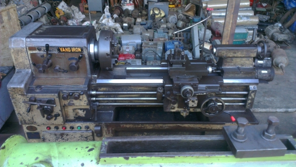 Sell> Lathe แท่นกลึงมือสอง Yang Iron 850G. 5.5 ฟุต 4 เพลา มีเบลค รุ่นหนักครับ หนักจริงๆ เครน 3 ตัน ยังไม่ค่อยจะไหวเลยครับ เครื่องทำงานอยู่เลยครับ