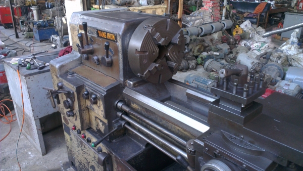 Sell> Lathe แท่นกลึงมือสอง Yang Iron 850G. 5.5 ฟุต 4 เพลา มีเบลค รุ่นหนักครับ หนักจริงๆ เครน 3 ตัน ยังไม่ค่อยจะไหวเลยครับ เครื่องทำงานอยู่เลยครับ