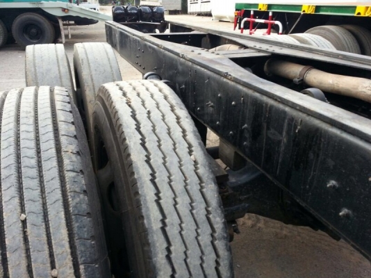 รถอีซูซุ 10 ล้อ  230 แรงม้า. ปี 50  ( ขายหัว , คัชซี )  สนใจติดต่อ 081 - 6079515