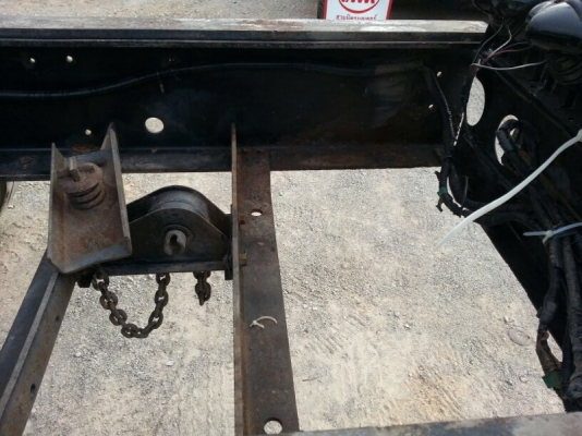 รถอีซูซุ 10 ล้อ  230 แรงม้า. ปี 50  ( ขายหัว , คัชซี )  สนใจติดต่อ 081 - 6079515