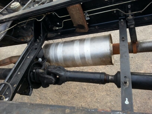 รถอีซูซุ 10 ล้อ  230 แรงม้า. ปี 50  ( ขายหัว , คัชซี )  สนใจติดต่อ 081 - 6079515