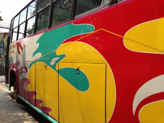 ขายรถบัสยี่ห้อเบนซ์ เครื่องเบนซ์ 210 แรงม้าสภาพดีพร้อมใช้งาน 550,000 บาท สนใจโทร. 081-6393020 / 081-8101761