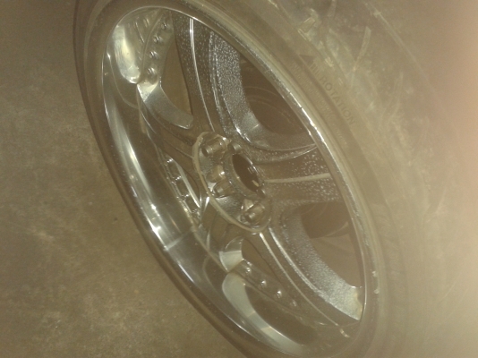 ขายแม็กขอบ19กว้าง10นิ้วพร้อมยาง แม็ก2ชิ้นแท้ญีปุนแท้ๆคับ6500มีคู่เดียว