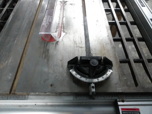 โต๊ะเลื่อยวงเดือน 12 นิ้ว BOYE สภาพใหม่ ใช้งานมาน้อย