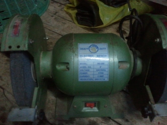 ขายสองรายการเครื่องเจีย+ยางในหกล้อมี10เส้น ขายสองรายการเครื่องเจีย+ยางในหกล้อมี10เส้น