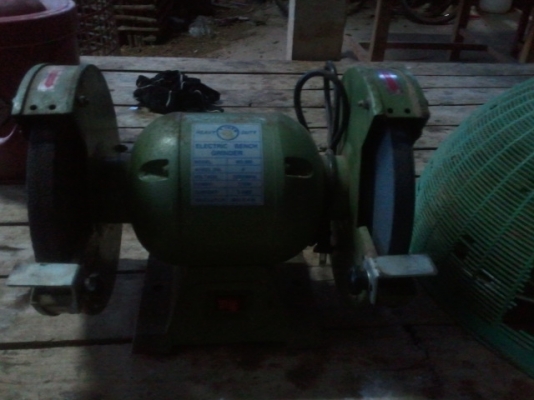 ขายสองรายการเครื่องเจีย+ยางในหกล้อมี10เส้น ขายสองรายการเครื่องเจีย+ยางในหกล้อมี10เส้น