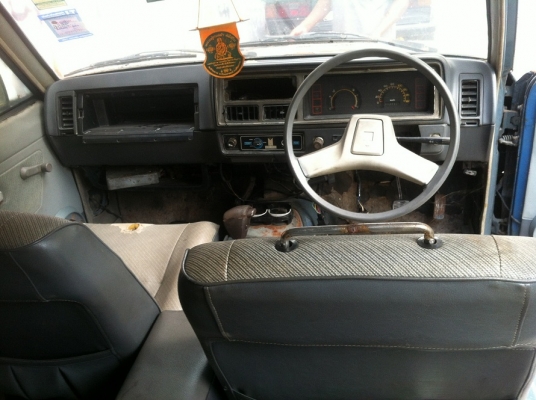 ขายทิ้ง อีซุซุ KB 4 ประตู 35000 ขายทิ้ง อีซุซุ KB 4 ประตู 35000