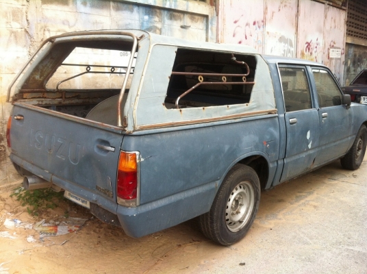 ขายทิ้ง อีซุซุ KB 4 ประตู 35000 ขายทิ้ง อีซุซุ KB 4 ประตู 35000
