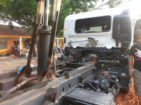 รถ6ล้อดั้ม ยี่ห้อhino รุ่นfc9jela 175แรง ปี56 รถ6ล้อดั้ม ยี่ห้อhino รุ่นfc9jela 175แรง ปี56