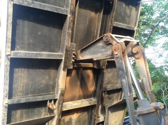 รถ6ล้อดั้ม ยี่ห้อhino รุ่นfc9jela 175แรง ปี56 รถ6ล้อดั้ม ยี่ห้อhino รุ่นfc9jela 175แรง ปี56