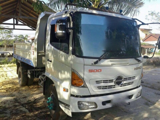 รถฮีโน่ 6 ล้อดั้ม  175 แรงม้า. ปี 55  ( รถวิ่ง 3x,xxx กม. )  สนใจติดต่อ 081 - 6079515