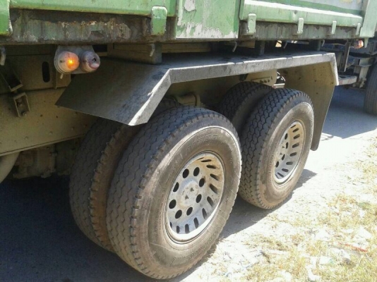 รถอีซูซุ 10 ล้อดั้ม 320 แรงม้า. ปี 51 ( รถวิ่ง 4xx,xxx กม. )  สนใจติดต่อ 081 - 6079515