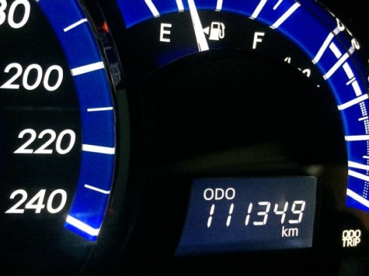 ขายรถบ้าน TOYOTA CAMRY hybrid 2.5 รุ่นTOP ปลายปี2012 (เจ้าของขายเอง) ขายรถบ้าน TOYOTA CAMRY hybrid 2.5 รุ่นTOP ปลายปี2012 (เจ้าของขายเอง)