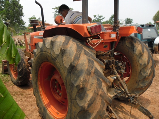 ขายรถไภนา KUBUTA M 900 เดิมๆเอกสารทะเบียนอุปกร ดันหน้าผาน 3 ทุกย่างเดิมๆ