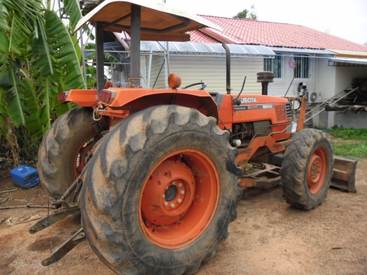 ขายรถไภนา KUBUTA M 900 เดิมๆเอกสารทะเบียนอุปกร ดันหน้าผาน 3 ทุกย่างเดิมๆ