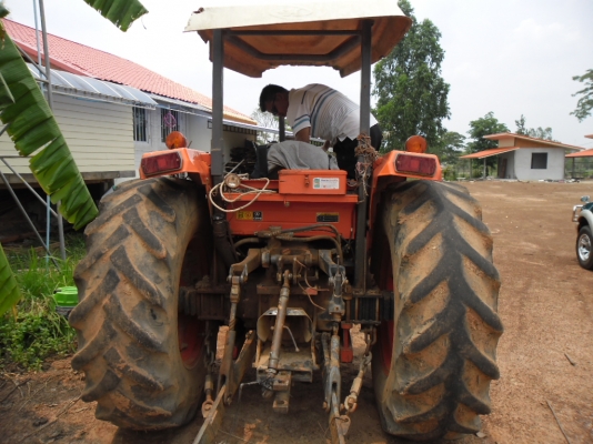 ขายรถไภนา KUBUTA M 900 เดิมๆเอกสารทะเบียนอุปกร ดันหน้าผาน 3 ทุกย่างเดิมๆ