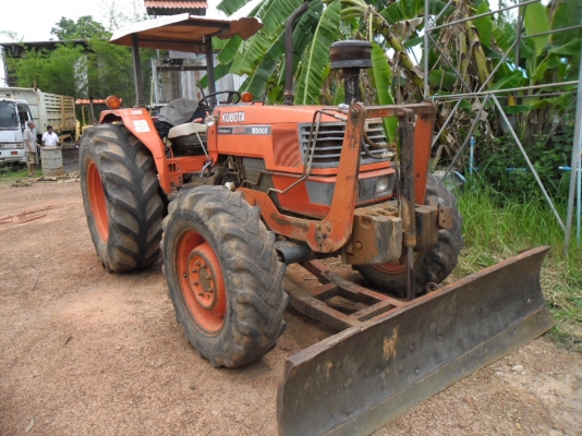 ขายรถไภนา KUBUTA M 900 เดิมๆเอกสารทะเบียนอุปกร ดันหน้าผาน 3 ทุกย่างเดิมๆ
