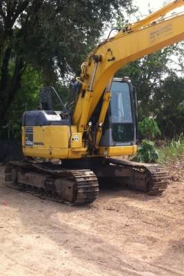 ขายด่วน Komatsu pc128 เก่าในสภาพดี  พร้อมใช้งาน