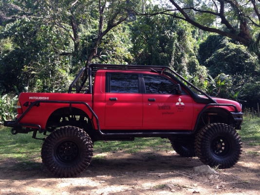 ขาย4x4 สตาดาแต่งไปเกิน 500000 ครับ ขาย 330000