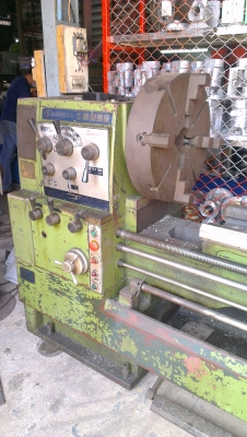 Sell> Lathe แท่นกลึงมือสอง ICOCA  รุ่นหนัก 560x1000 4 เพลาเด้ง รูเพลา 4" นิ้ว รอบช้าสุด 15 rpm. 4 จับ 24" นิ้ว กำแพงแสน นครปฐมครับ