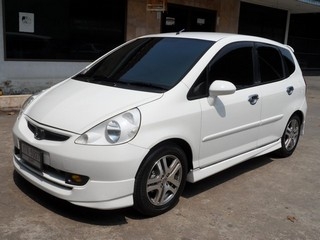 HONDA JAZZ i-DSI 1.5 AUTO ปี 2004 รถสวยพร้อมใช้ จัดไฟแนนซ์ได้ค่ะ T.086-527-9533