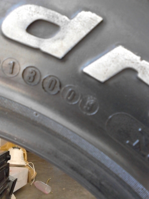 30X9.50 R15    BF Goodrich ALL Ter rain t/a  มี 1 เส้น      TEL.081-427-3941