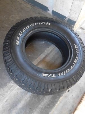 30X9.50 R15    BF Goodrich ALL Ter rain t/a  มี 1 เส้น      TEL.081-427-3941