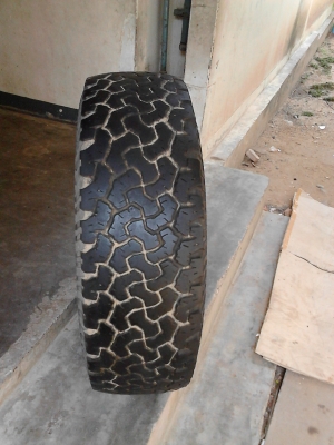 30X9.50 R15    BF Goodrich ALL Ter rain t/a  มี 1 เส้น      TEL.081-427-3941