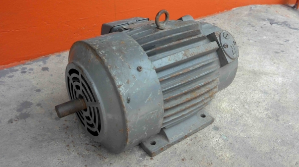 ขออนุญาตขายมอเตอร์ถ่านมิตซู 1 แรง ไฟ2สาย220V. ทุ่นเดิมๆสวยๆสภาพพร้อมใช้งานสักตัวครับ (มี Clip VDO การทำงานครับ) ขออนุญาตขายมอเตอร์ถ่านมิตซู 1 แรง ไฟ2สาย220V. ทุ่นเดิมๆสวยๆสภาพพร้อมใช้งานสักตัวครับ (มี Clip VDO การทำงานครับ)