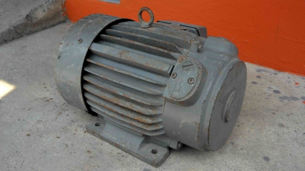 ขออนุญาตขายมอเตอร์ถ่านมิตซู 1 แรง ไฟ2สาย220V. ทุ่นเดิมๆสวยๆสภาพพร้อมใช้งานสักตัวครับ (มี Clip VDO การทำงานครับ) ขออนุญาตขายมอเตอร์ถ่านมิตซู 1 แรง ไฟ2สาย220V. ทุ่นเดิมๆสวยๆสภาพพร้อมใช้งานสักตัวครับ (มี Clip VDO การทำงานครับ)