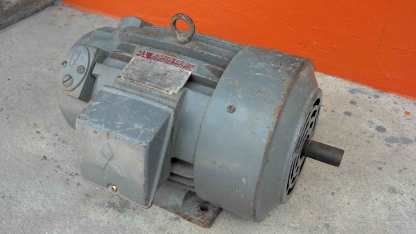 ขออนุญาตขายมอเตอร์ถ่านมิตซู 1 แรง ไฟ2สาย220V. ทุ่นเดิมๆสวยๆสภาพพร้อมใช้งานสักตัวครับ (มี Clip VDO การทำงานครับ) ขออนุญาตขายมอเตอร์ถ่านมิตซู 1 แรง ไฟ2สาย220V. ทุ่นเดิมๆสวยๆสภาพพร้อมใช้งานสักตัวครับ (มี Clip VDO การทำงานครับ)