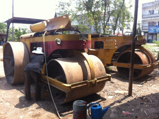 ขายด่วนรถบดสามล้อเหล็กSAKAI KD7610 พร้อมเอกสาร มี2คัน