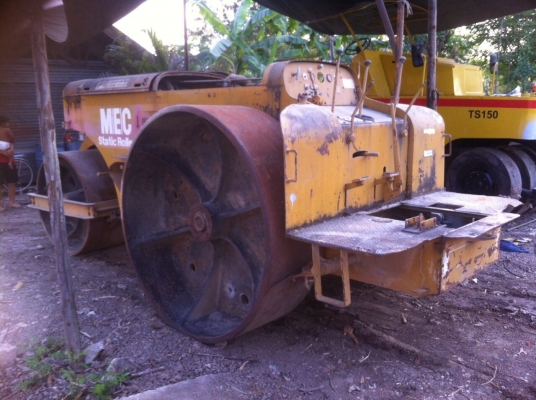 ขายด่วนรถบดสามล้อเหล็กSAKAI KD7610 พร้อมเอกสาร มี2คัน