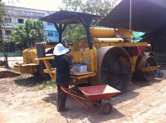 ขายด่วนรถบดสามล้อเหล็กSAKAI KD7610 พร้อมเอกสาร มี2คัน