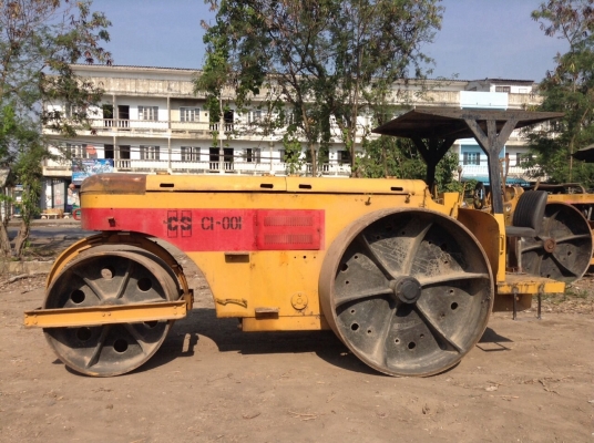 ขายด่วนรถบดสามล้อเหล็กSAKAI KD7610 พร้อมเอกสาร มี2คัน