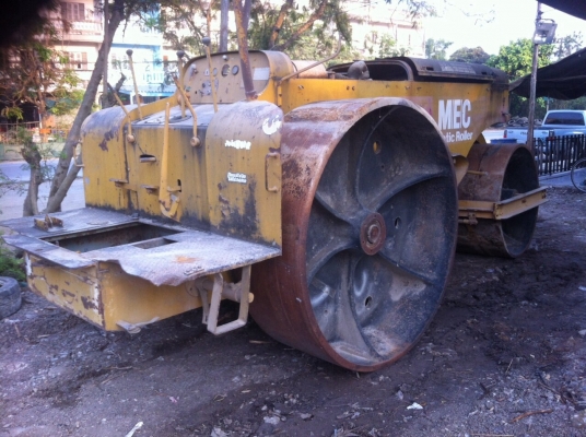 ขายด่วนรถบดสามล้อเหล็กSAKAI KD7610 พร้อมเอกสาร มี2คัน