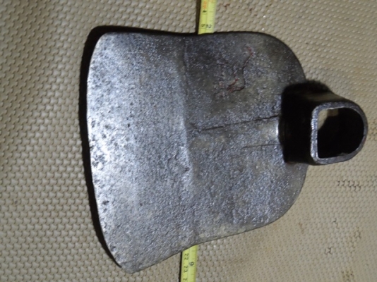 จอบตราม้าทอง รุ่นเก่าๆครับ